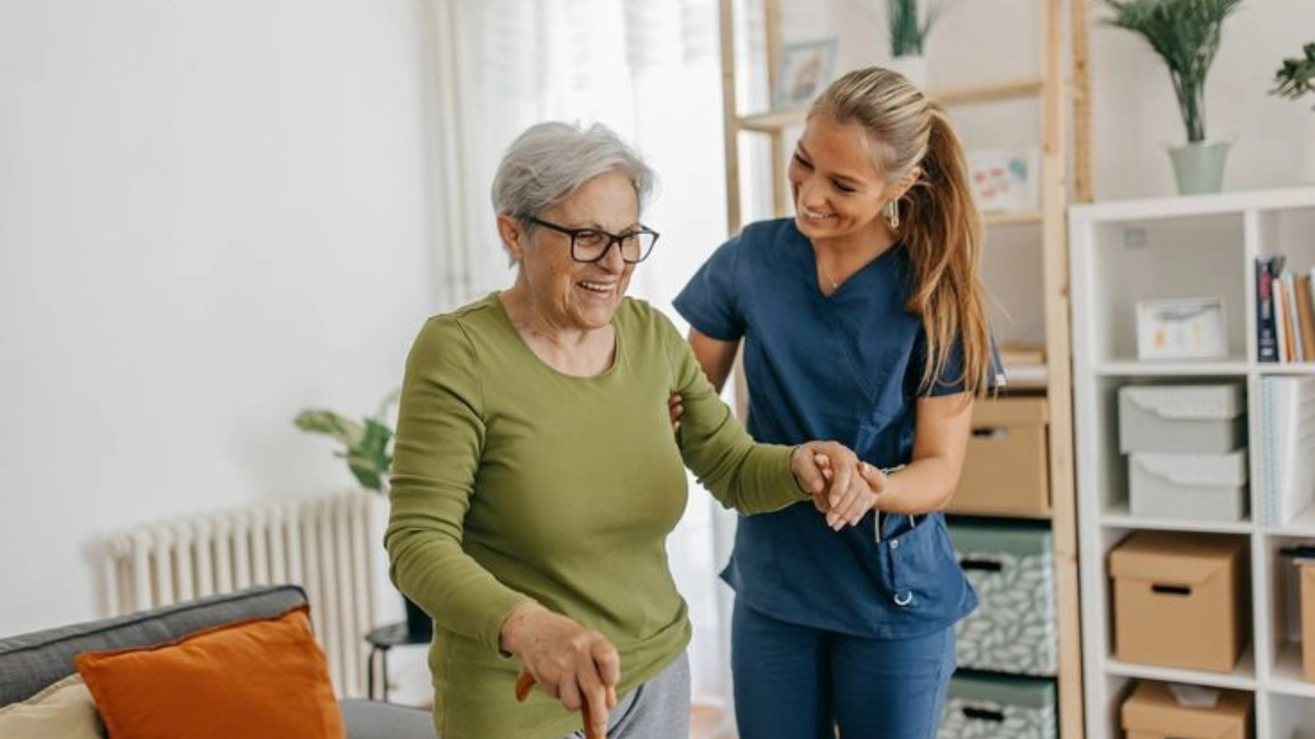 how much do cruise ship workers make 