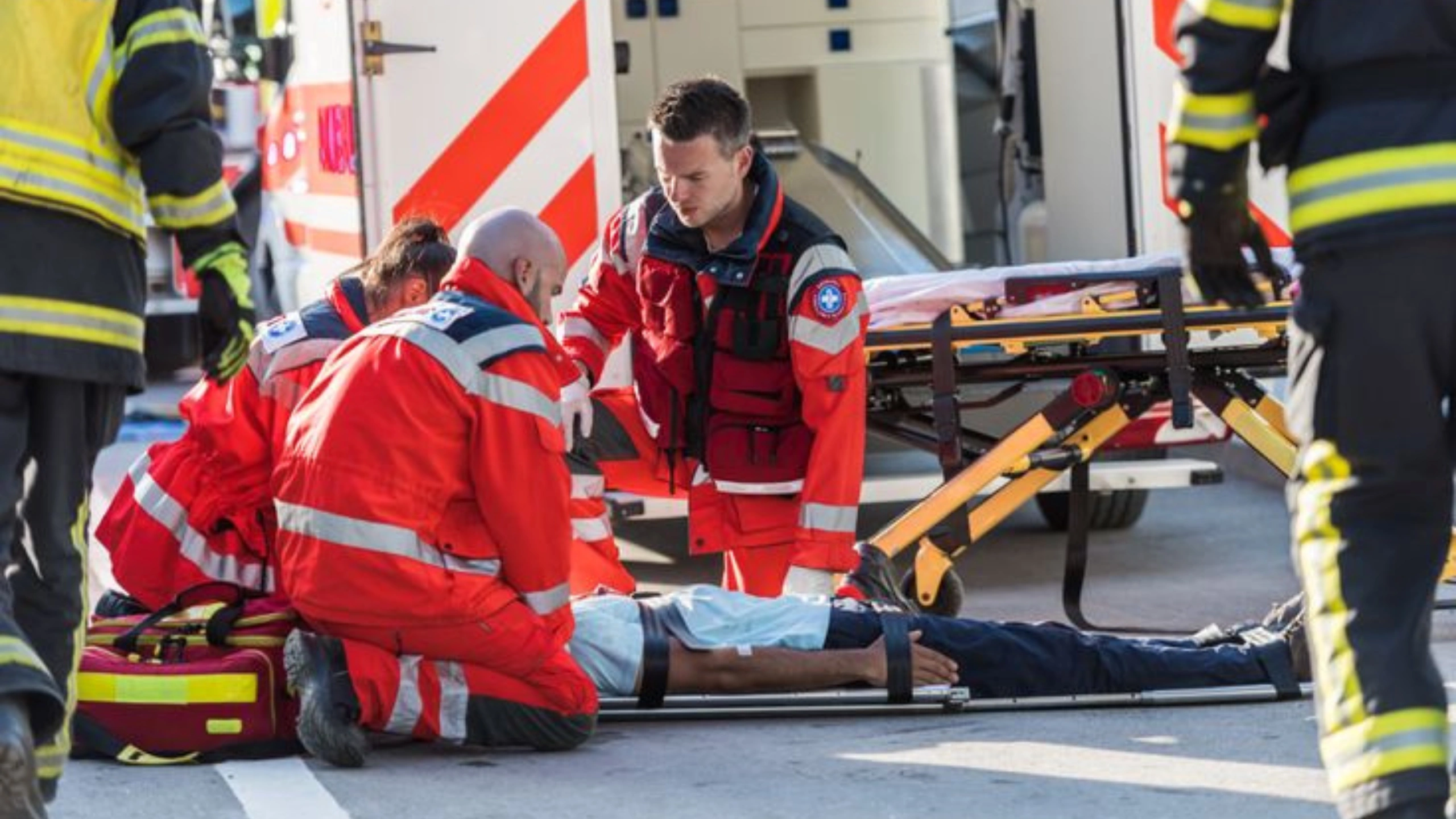 how much do cruise ship workers make