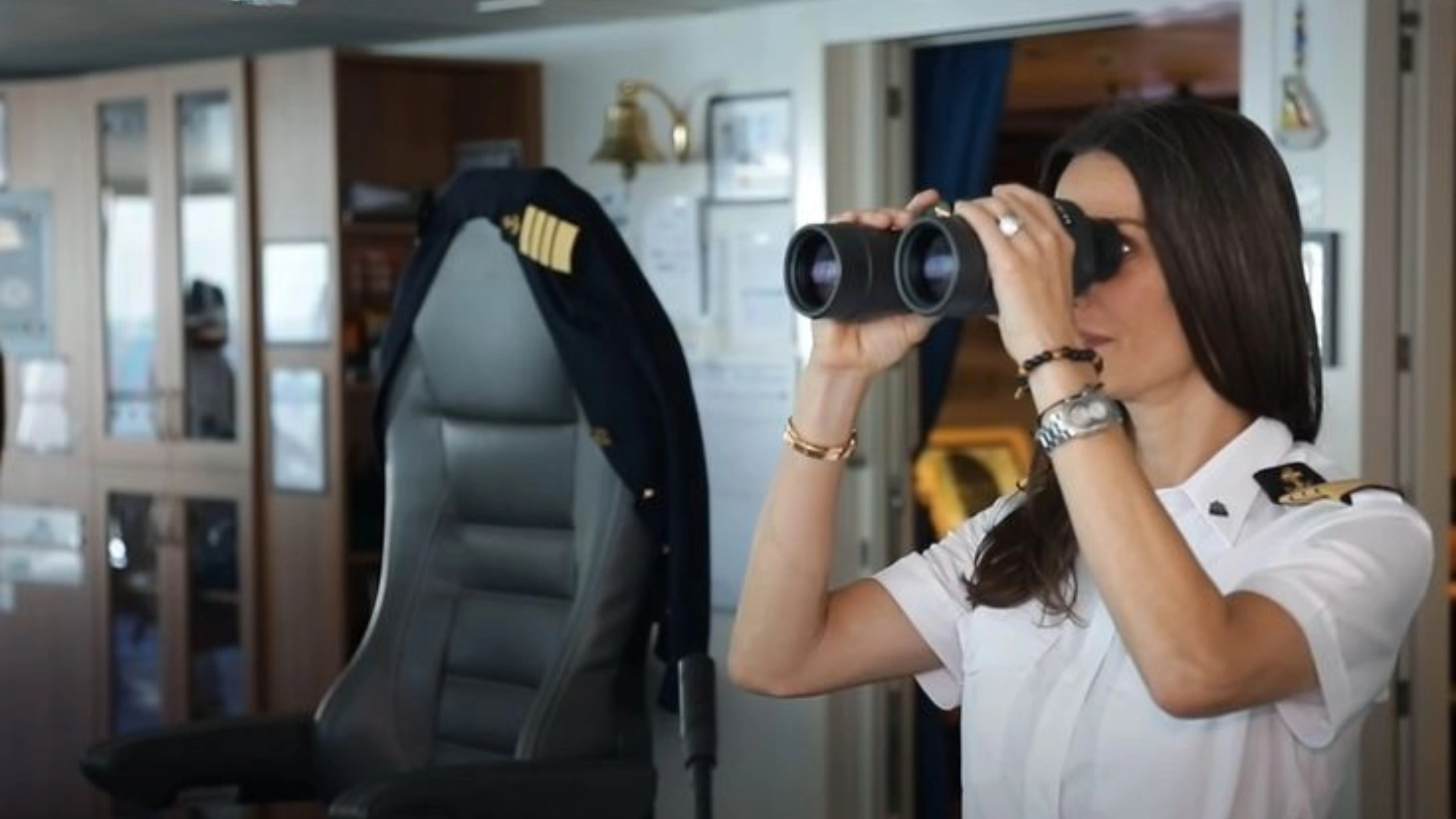 how much do cruise ship workers make (5)