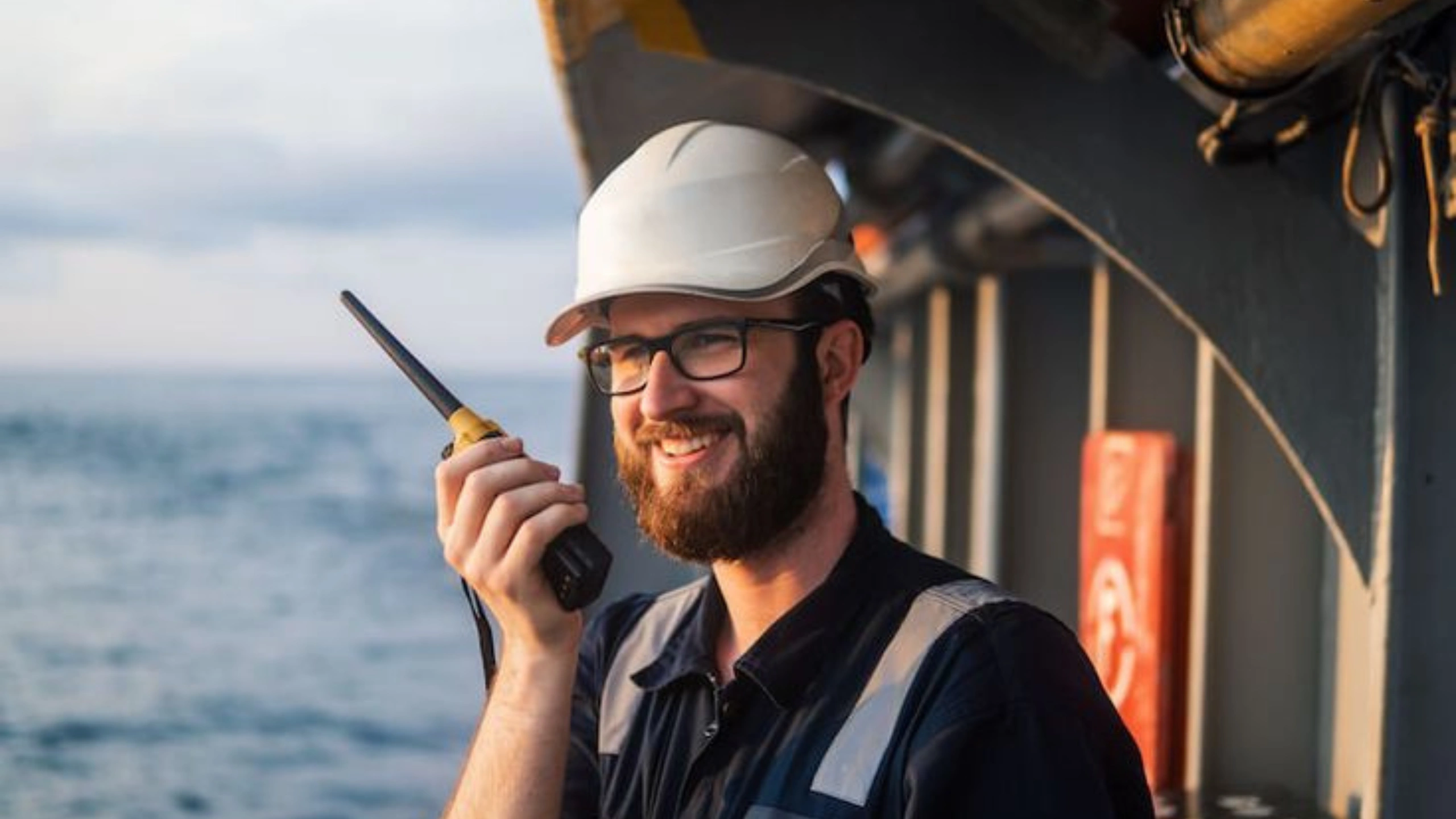 how much do cruise ship workers make