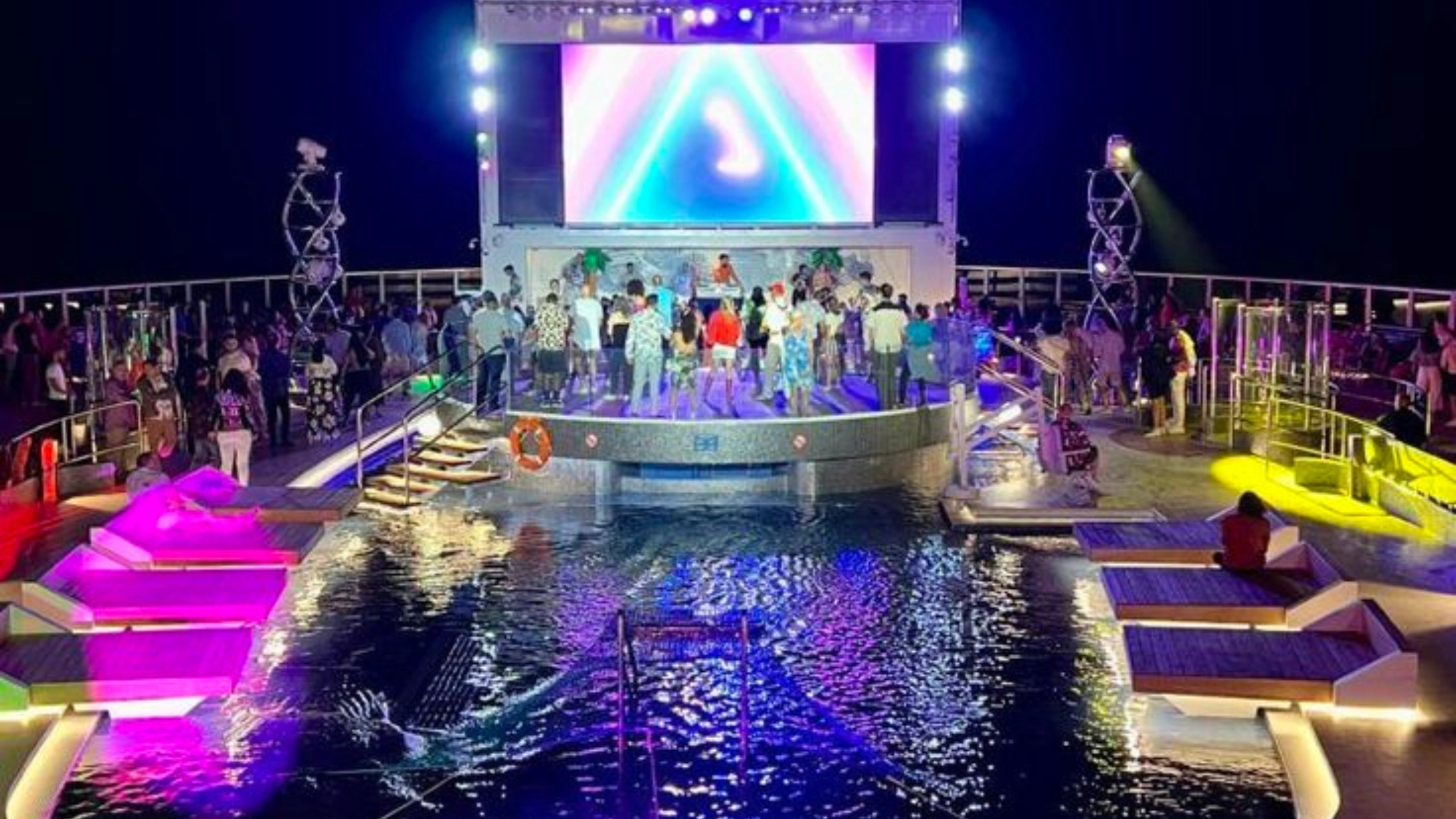 Carnival Valor Cruise Ship 