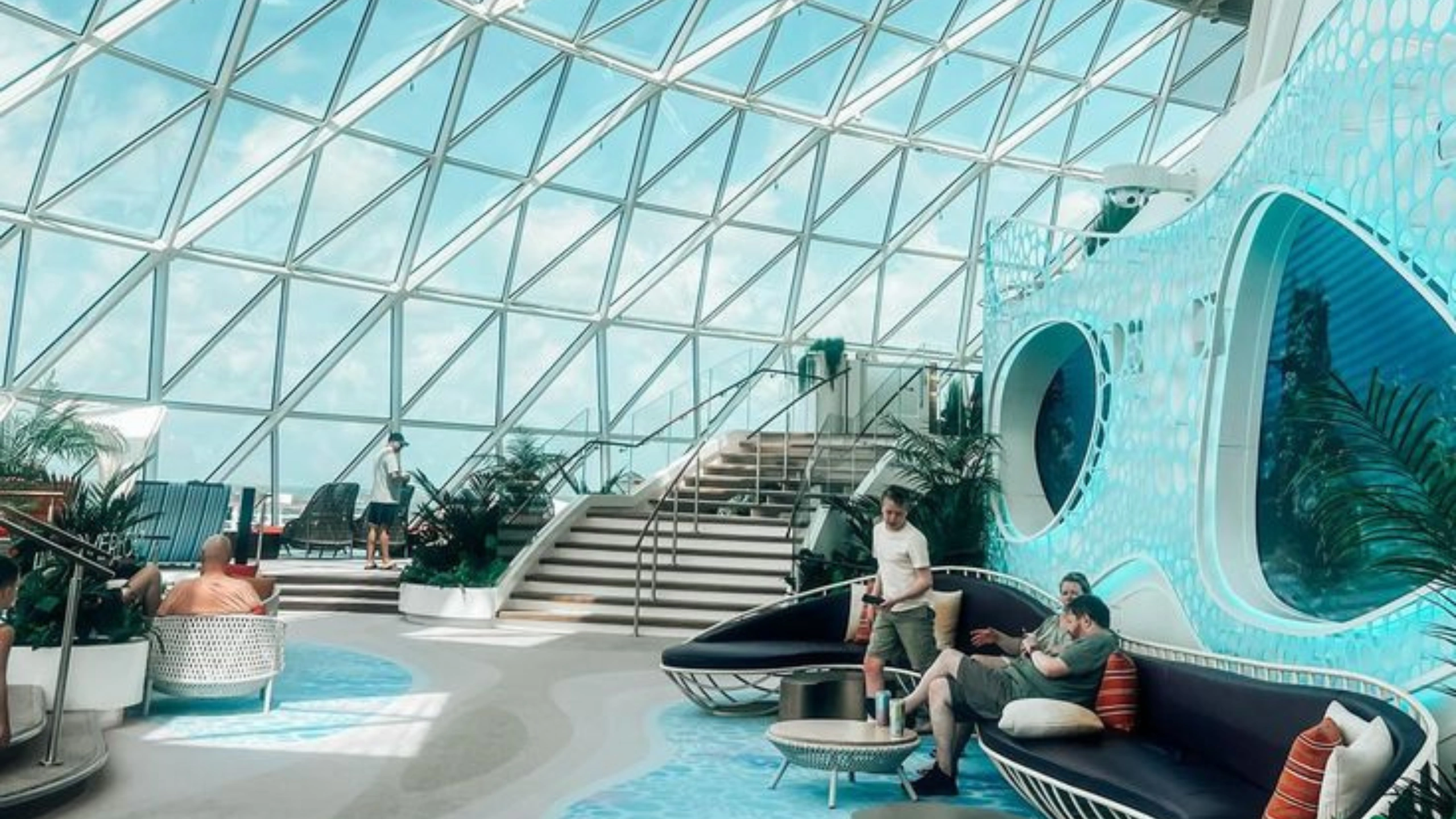 Icon Class vs Oasis Class 