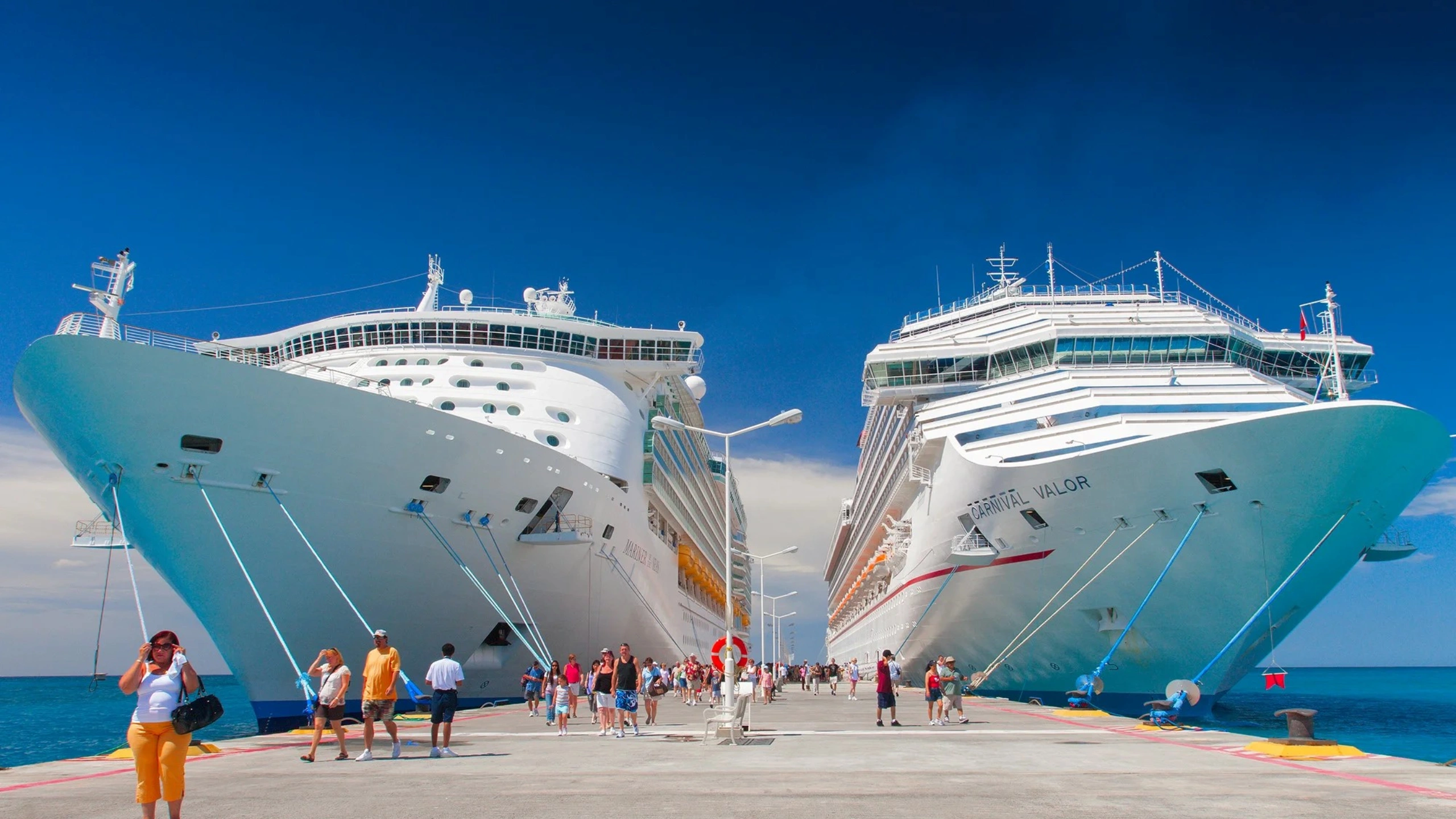 Royal Caribbean vs Carnival Cruise Line
