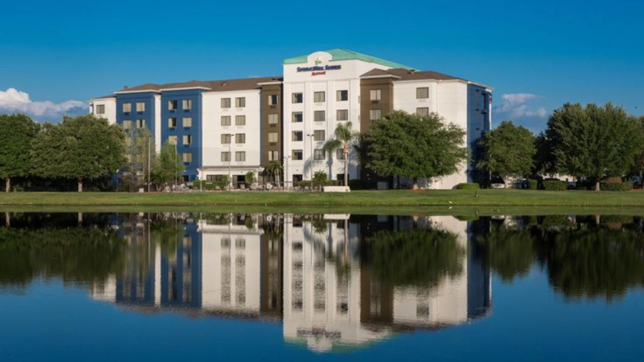 airports near port canaveral cruise terminals