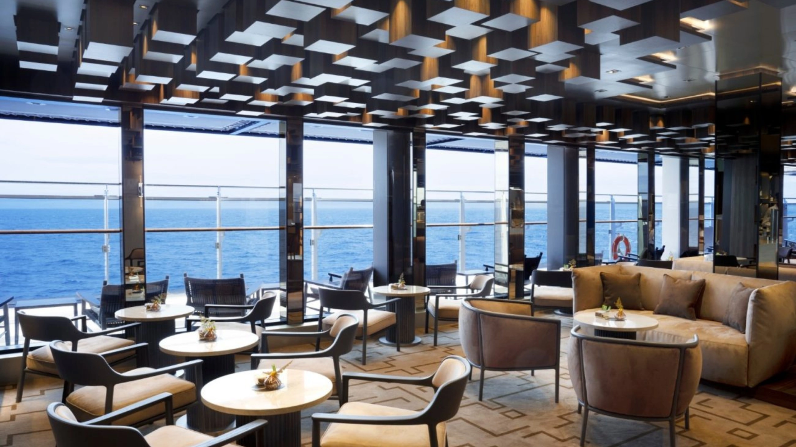 anthem of the seas vs spectrum of the seas 