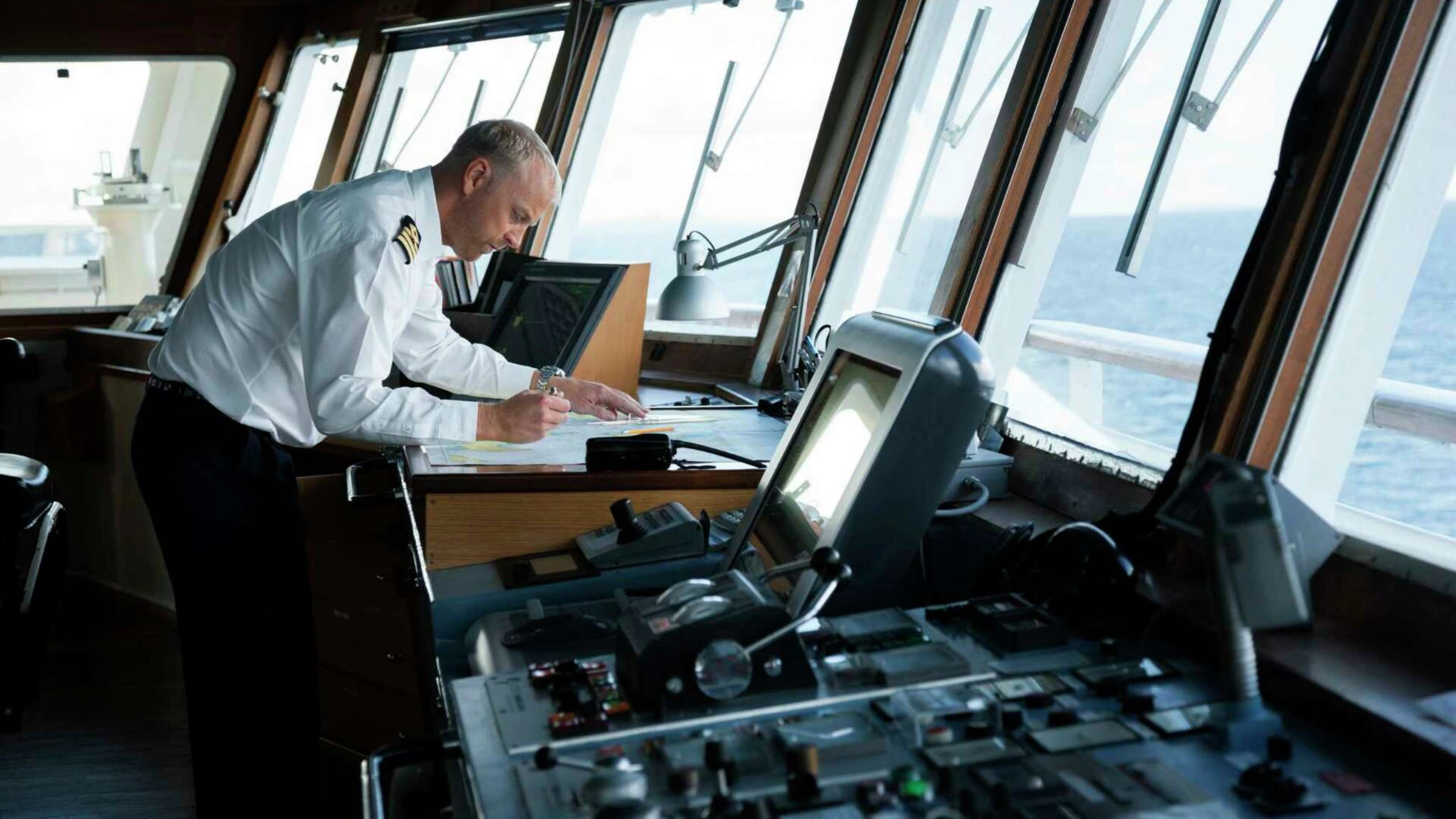 how much does a cruise ship captain make