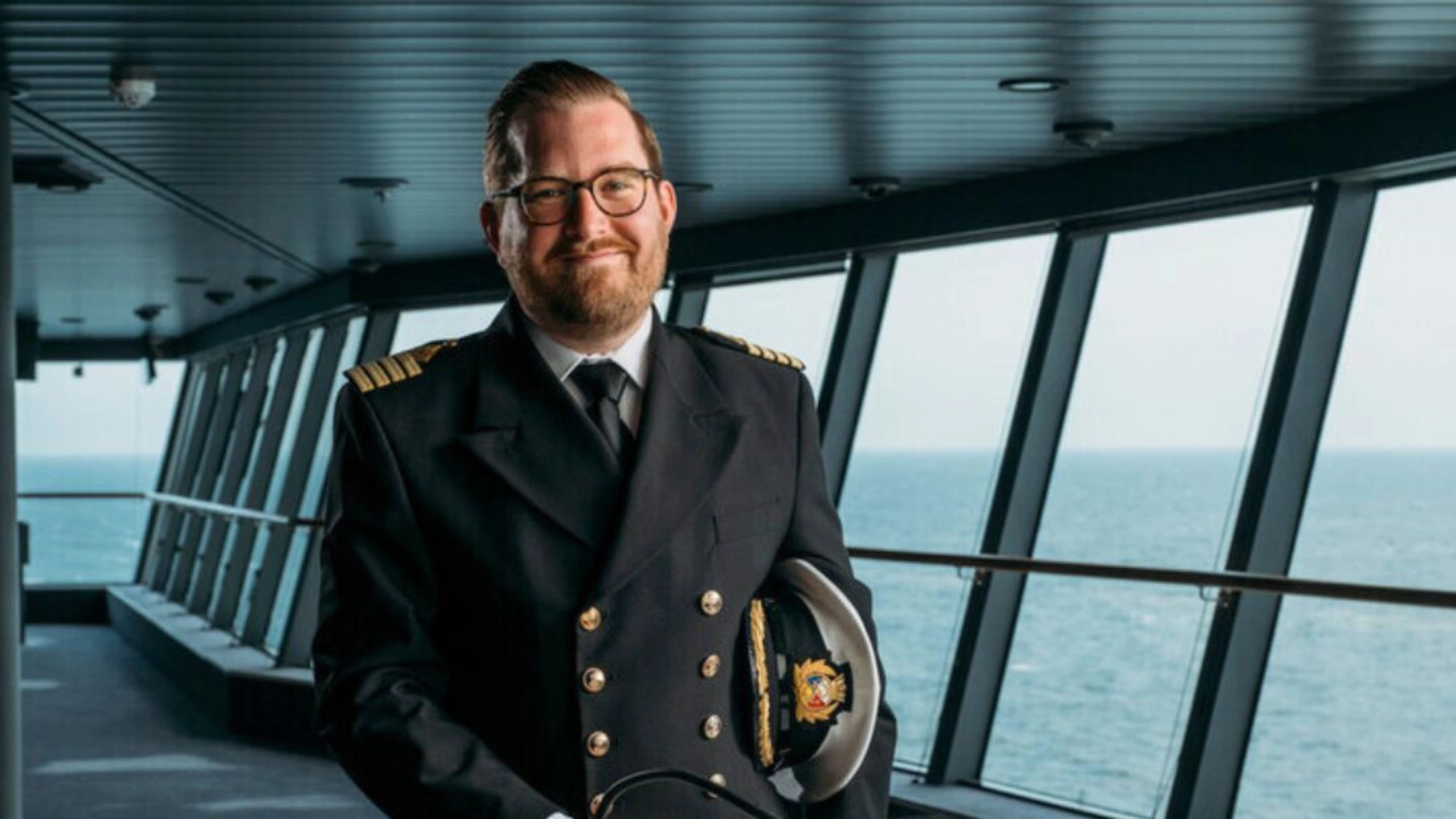 how much does a cruise ship captain make