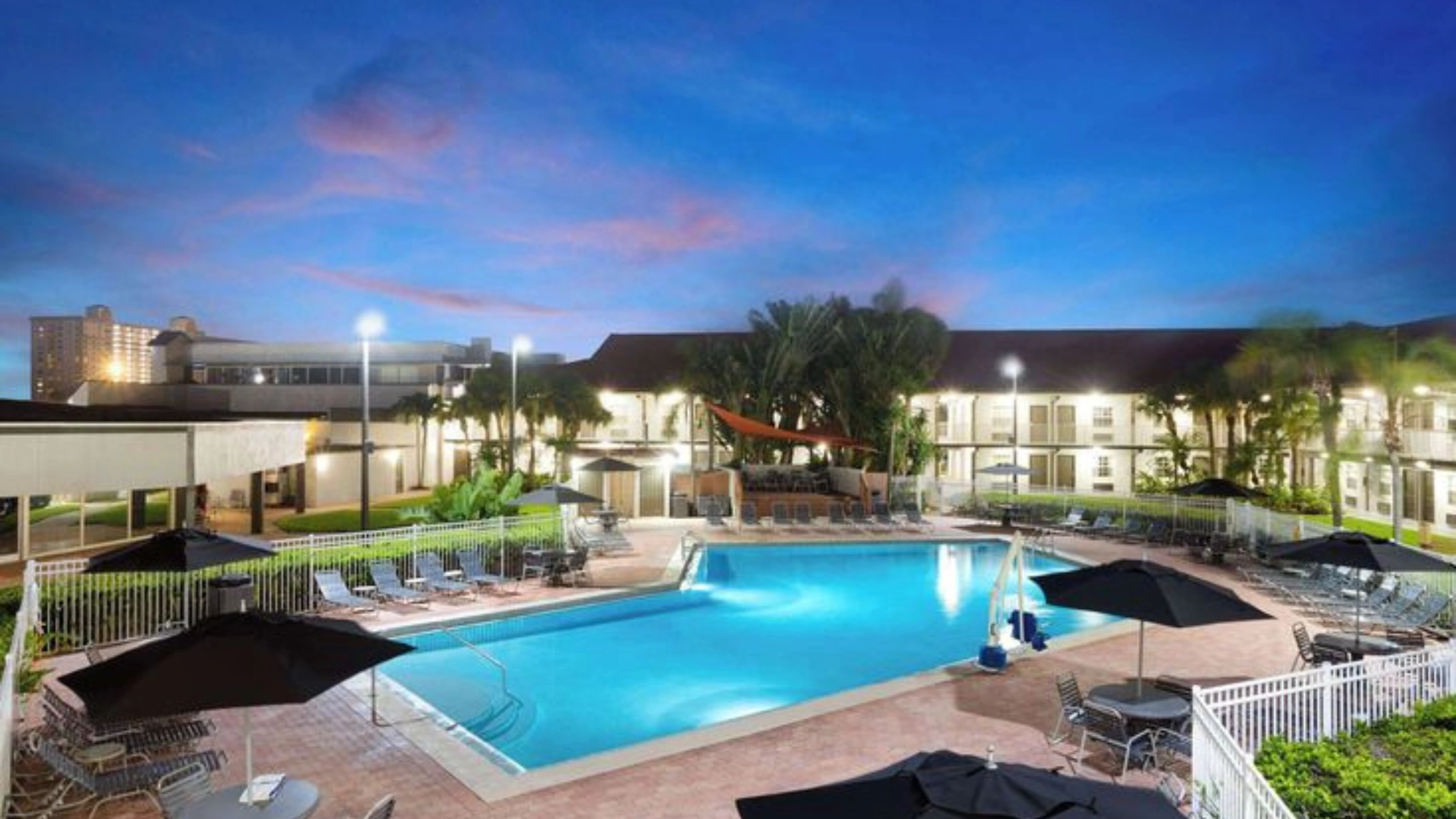 port canaveral hotels near cruise shuttle 